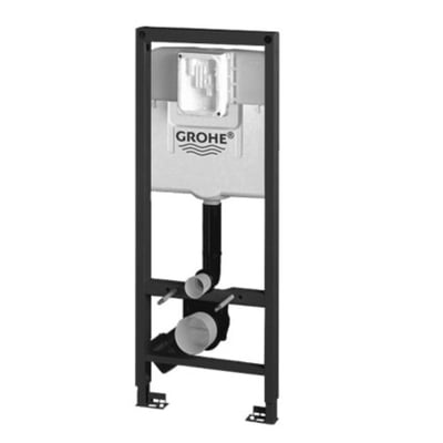 Grohe Rapid SL 1,13m indbygningscisterne monteret i sort metalramme med synlige VVS-tilslutninger.