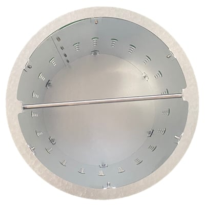 Ovenfra-perspektiv af Jesmig sandfang til 315 mm riste, viser indersiden med riller og en midterstang.