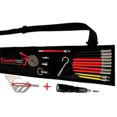 MTO Electric RUNPOSTICKS søgesæt, 19 dele, præsenteret i et sort etui med forskellige værktøjer til kabeltrækning.