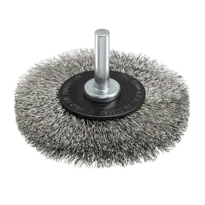 Ironside axialbørste med rustfri, bølget ståltråd, Ø 70 mm og 6 mm skaft, set skråt ovenfra.
