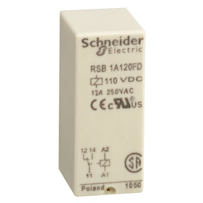Schneider Electric RSB stikbensrelæ med 1 C/O kontakt, 110VDC, 12A. Det creme farvede relæ har mærkater med produktinformation og et kredsløbsdiagram.