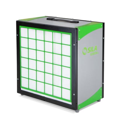 SILA Luftrenser 1000A3, en professionel luftrenser med HEPA H13-filter og grønt design, fremstillet i Sverige.