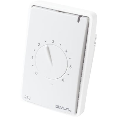 DEVI termostat afdækning til DEVIreg™ 233, 1½ modul i hvid, med drejeknap og markeringer fra 0 til 6.