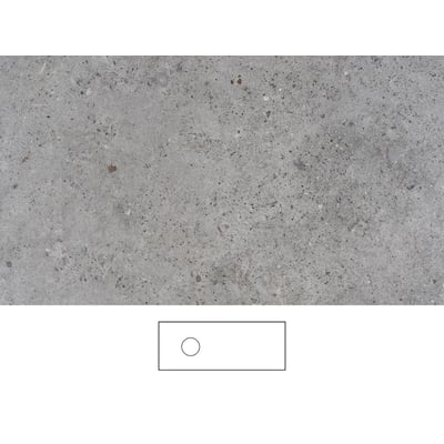 Svedbergs grå kalkbordplade på 121 × 46 cm med plettet overflade og skitse af en rund udskæring.