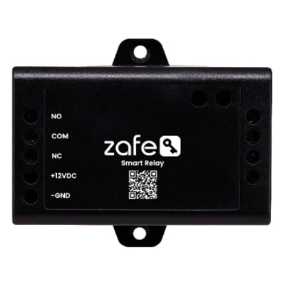 Zafe smart relay i sort monteringskasse set forfra med tilslutningsmarkeringer og monteringsører.
