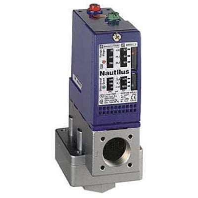 Schneider Electric Pressostat XML-B med 4 bar variabel skala, 2 thresholds og 1 C/O, vist med lokal display og blå metalkappe.