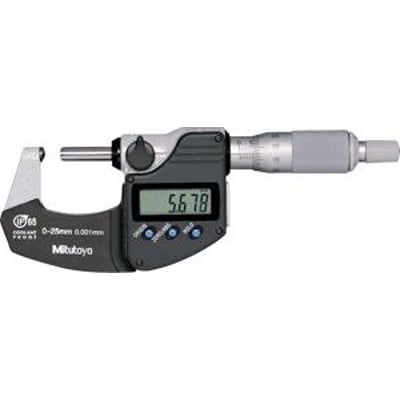 Mitutoyo digitalt mikrometer 0-25mm med IP65-klassificering og letlæseligt LCD-display, ideelt til præcis måling.