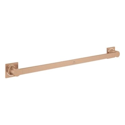 Grohe Allure New håndklædestang i børstet Warm Sunset-kobber, vist skråt med firkantede vægbeslag.