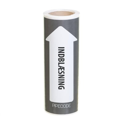 Rørmærkningsrulle fra Pipecode i grå med et stort hvidt opadgående pil og teksten 'INDBLÆSNING'.