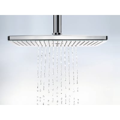 Hansgrohe Rainmaker Select 460 hovedbruser i krom, hvor vand strømmer ud fra de mange dyser og skaber et blødt og behageligt brusebadeoplevelse.