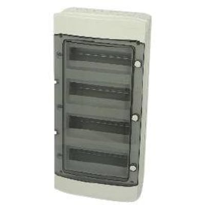 Fibox MCE65 gruppeafdækning set fra en let skrå vinkel, der viser dens 4-rækkede design og IP65-klassificering.