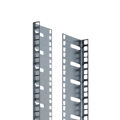Nærbillede af Toten L-profiler, viser monteringshuller og numrene 37-42 for nem identifikation.