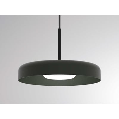 Detaljeret billede af en enkelt grøn Molto Luce Sven PD pendel vist isoleret mod en neutral baggrund.