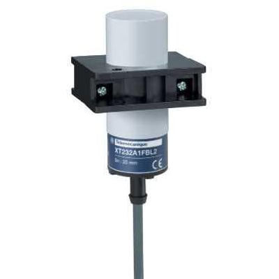 Schneider Electric kapacitiv sensor Ø32 med 2 meter kabel, model XT232A1FBL2, til detektering af materialer.