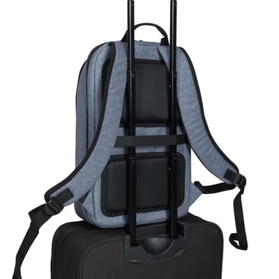 Dicota Eco Backpack Slim MOTION 13 - 14.1" rygsækken er monteret på et kuffert-håndtag for nem transport.