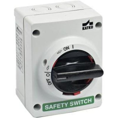 Katko 4-polet reparationsafbryder på 16A med sort håndtag og EMC-godkendelse, vist på hvid baggrund.