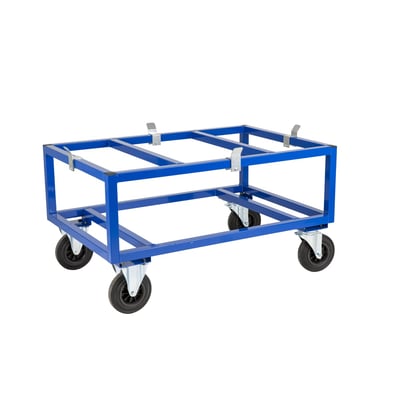 Blå pallestyr lavet af metal med hjul og fastholdelsesklemmer, isoleret på hvid baggrund.