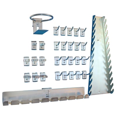 Maskinfabrikken Universal krogsæt OS94, 31 dele, vist samlet med forskellige kroge, holdere og bagplader på hvid baggrund.