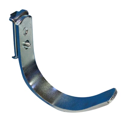 Bøjle fra Maskinfabrikken Universal i 3 x 20 mm fladstål med en enkel bagplade og skrue. Den passer til firkantede huller på hulplader.