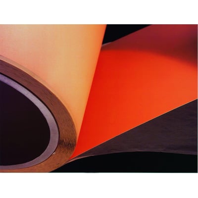 Opret kobberspole med en bredde på 670 mm og en tykkelse på 0,7 mm, der vejer 500 kg. Materialet er fosfor deoxideret kobber.