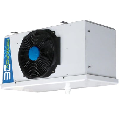 Kubisk fordamper 3C-A 3155 C CO2 til 80 bar og 230 V med hvidt kabinet og sort ventilator set forfra.