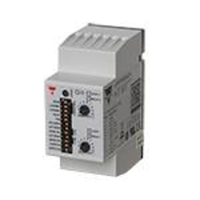 Carlo Gavazzi sløjfe-/loopdetektor med to relæudgange, vist skråt forfra med frontens knapper og klemmer.