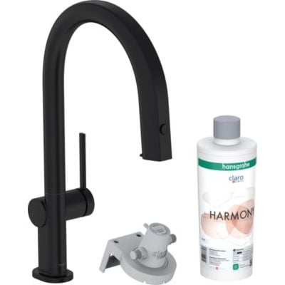 Sort Hansgrohe Aqittura M91 køkkenarmatur med udtrækstud, integreret filter og en flaske med filter på hvid baggrund.