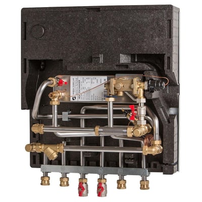 Gemina Termix fjernvarmeunit VMTD-1 ISO for Aalborg, viser detaljeret rørsystem og messingfittings indkapslet i isolering.