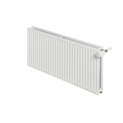 Stelrad Hygiene H500 T10 L2600 panelradiator i hvid RAL 9016 med 500 mm højde og 2600 mm længde. Radiatoren er designet uden toprist og gavle for nem rengøring.