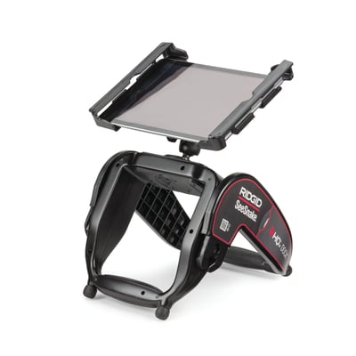 Ridgid HQx Dock fritstående med fjederbelastet tabletholder justeret, set fra siden med let foldet stativ.