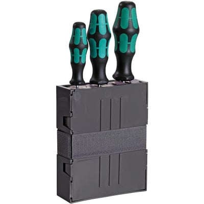 Raaco Tool Fix værktøjsholder med fleksibel gummi kerne, vist med tre forskellige skruetrækkere med grønne håndtag.