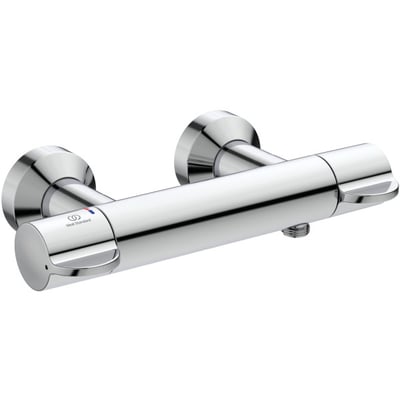 Ideal Standard Ceraplus Safe brusearmatur i blank krom set skråt forfra med de to greb og vægbeslag synlige.