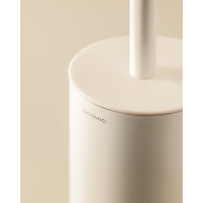 Cosmic Geyser toiletbørste i mat hvid med logo, stilfuldt og moderne design til badeværelset.