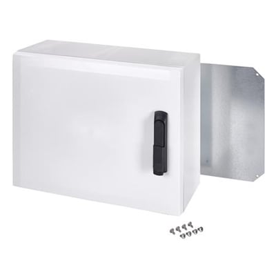 Fibox Arca vægskab med grå låge og sort greb, 400 x 600 x 210 mm, set skråt med monteringsplade og skruer.