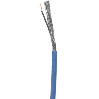 Blåt OZ-BL styrekabel med 7 ledere og 0,75 mm² tværsnit, T500 mærkning, isoleringen er delvist fjernet.