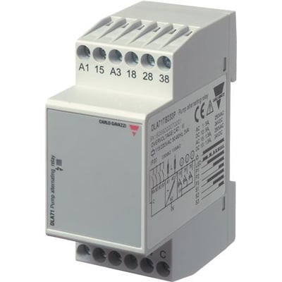 Carlo Gavazzi pumpe-skifterelæ til op til 3 pumper, 24/48 VAC og DIN-bredde 35,5 mm, set skråt forfra med tilslutninger.