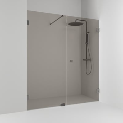 Svedbergs 180° dobbelt bruseniche på 196,5 x 200 cm med glasvægge og beslag i sort og bronze.