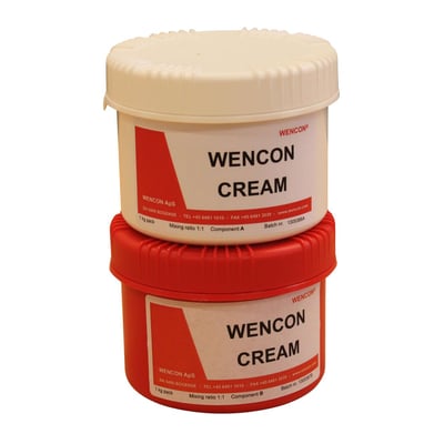 To spande med Wencon Cream to-komponent epoxy, en hvid og en rød, begge med klar mærkning og 1 kg indhold.