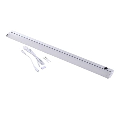 Loevschall Striplight LED lysarmatur på 121,1 cm med hvid finish, kipbar funktion og tilbehør.