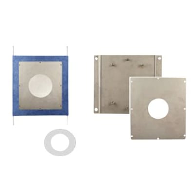 Grohe lækageboks i rustfrit stål med en blå kant, samt to separate monteringsplader og en hvid roset.