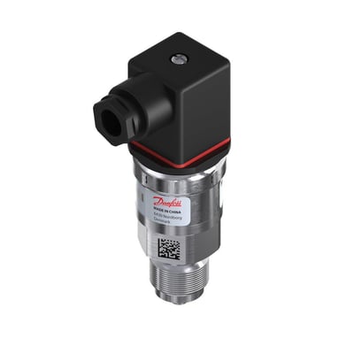 Bagside af Danfoss tryktransmitter MBS 33, viser "Made in China" og adresse på producenten, med 1/2" gevindtilslutning.