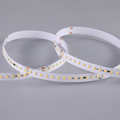 Fleksibelt Ansell Lighting U-Cell LED bånd på 30 meter med 48V, 9,6W/m og 980lm/m, vist rullet op.