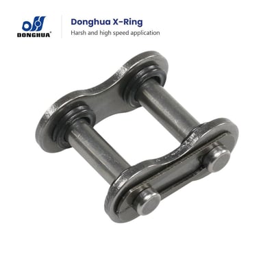 Donghua ANSI 60-1-E XR fjederled type E til 3/4" Simplex-rullekæde, vist skråt med metalplader og to tappe.