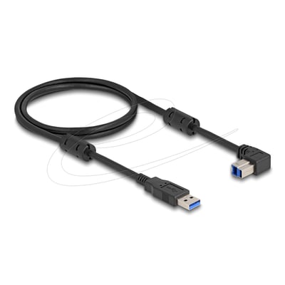 Sort DeLock USB-kabel på 1 meter med Type-A- og nedadvinklet Type-B-hanstik samt ferritkerner.