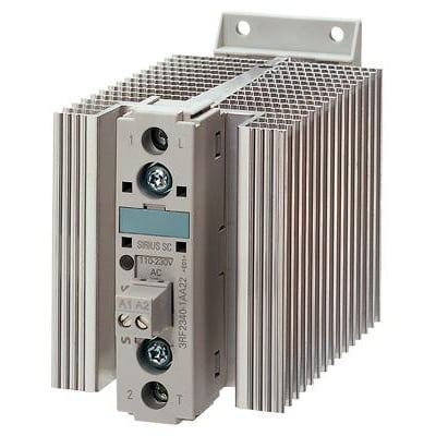 Siemens solid-state kontaktor 3RF2350-1BA02 med en robust køleplade og tydelige mærkningsfelter for tilslutning.