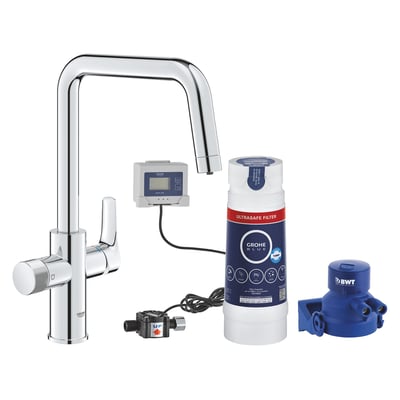 Grohe Blue Pure Start etgrebsbatteri, krom, med tilbehør: filter, regulator og strømforsyning.
