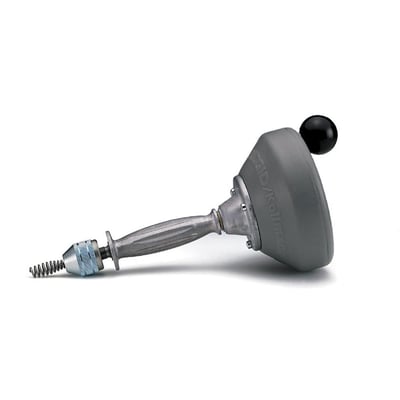 Detaljebillede af Ridgid K-25 BP håndrensemaskinens chuck og 7,6 mm spiral med kegleformet borehoved.