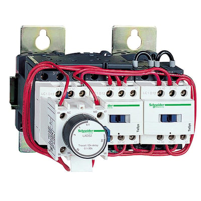 Schneider Electric Y/D-starter med 75kW effekt og 230VAC spænding, vist med tydelige kontaktorer og timer-funktion.