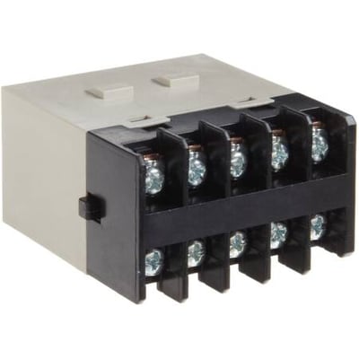 Omron G7J-3A1B-B strømrelæ med 25A og 24VDC, vist med skrueklemmer og W-beslagsmontering.