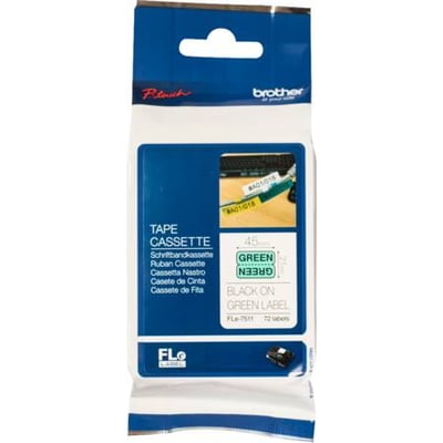 Brother P-Touch tapekassette med grønne labels, 45x21 mm, 72 stk. Emballagen viser et billede af en labelprinter.